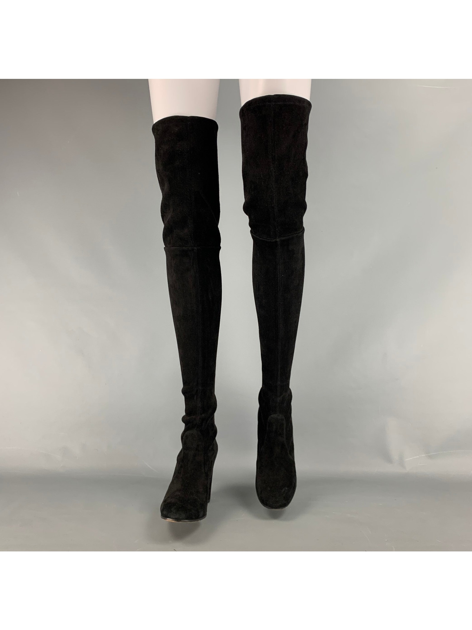 Gianfranco Ferre Size 7.5 Black Suede Chuncky Heel Boots
